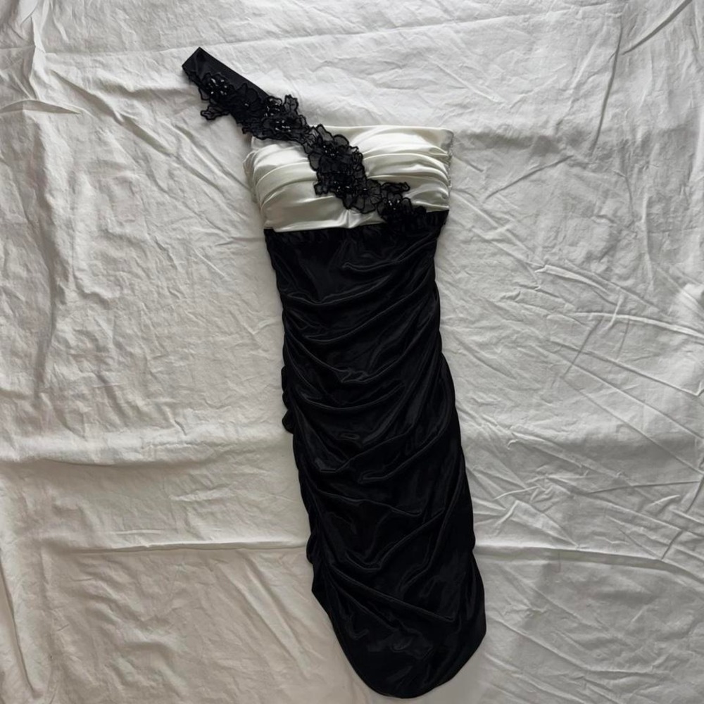 Y2k B. Darling Black & White One Shoulder Fitted Dress Sz 3/4